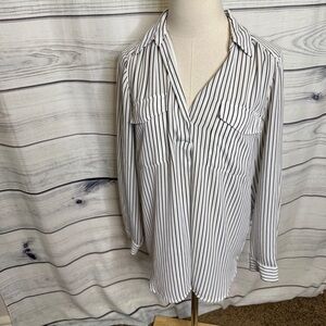 💐 Striped Black and White Women's Top